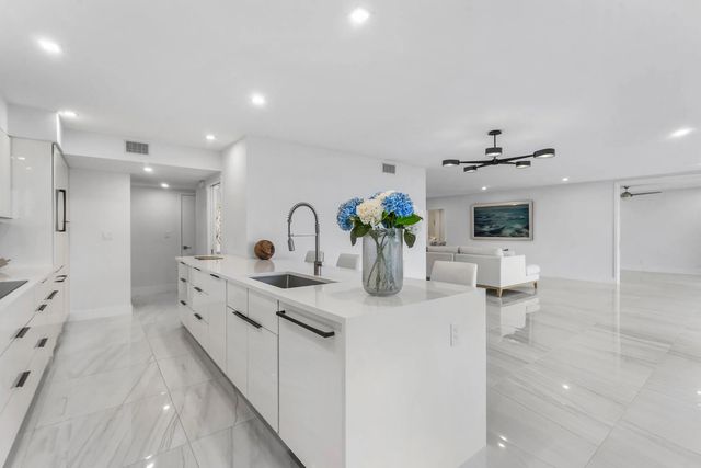 3 of 21 - 3300 S Ocean Boulevard #401s, Palm Beach, FL