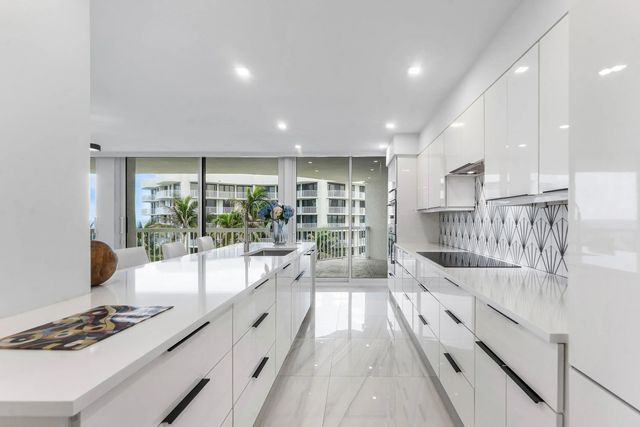 5 of 21 - 3300 S Ocean Boulevard #401s, Palm Beach, FL