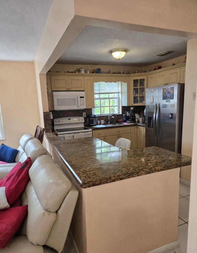 2 of 25 - 11302 Sw 7th Street, Miami, FL