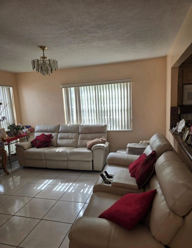 4 of 25 - 11302 Sw 7th Street, Miami, FL