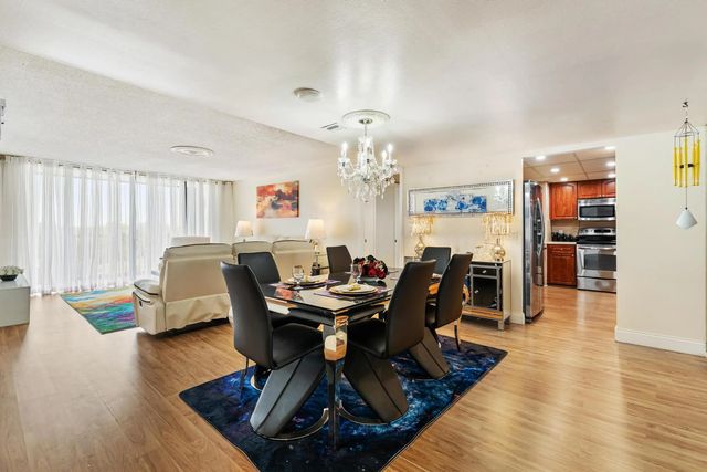 3 of 33 - 5600 N Flagler Drive #402, West Palm Beach, FL