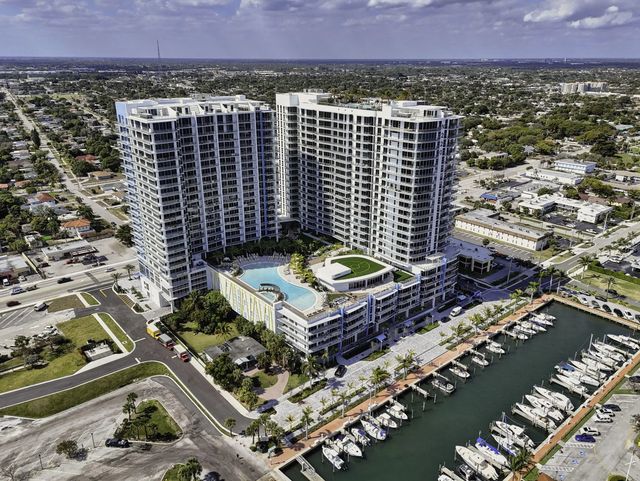 220 Lake Shore Drive #613, Lake Park
