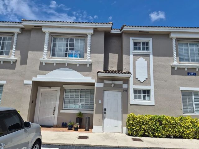 3 of 16 - 7211 Nw 174th Terrace #203, Hialeah, FL