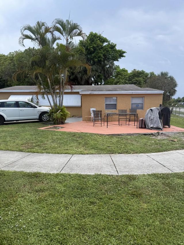 2071 Nw 29th Terrace, Fort Lauderdale