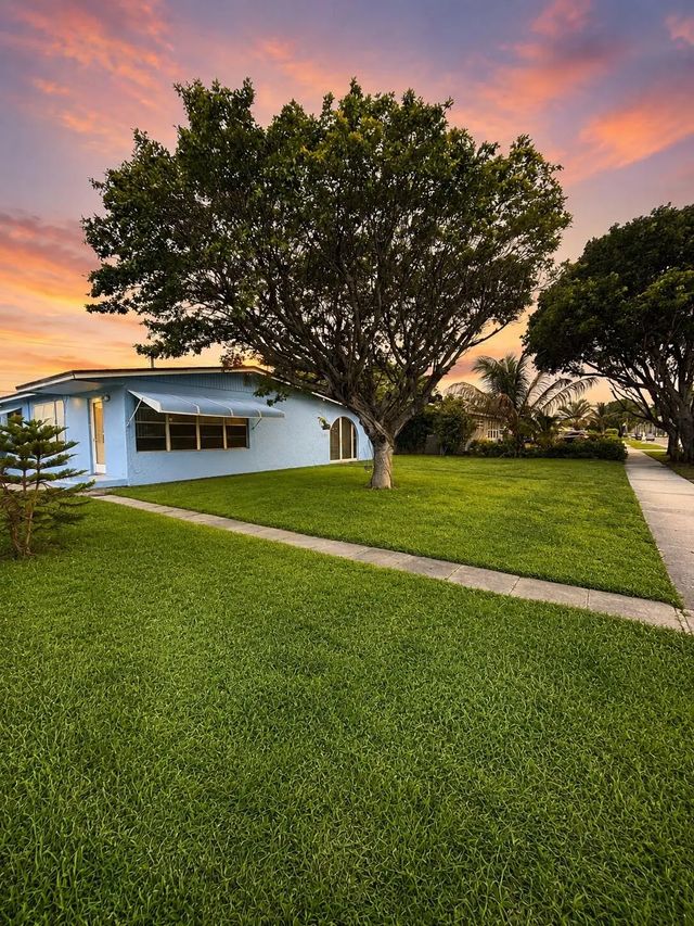 1310 Palm Beach Lakes Boulevard, West Palm Beach