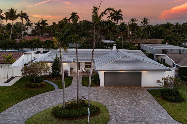 2 of 37 - 2846 Ne 35th Court, Lighthouse Point, FL
