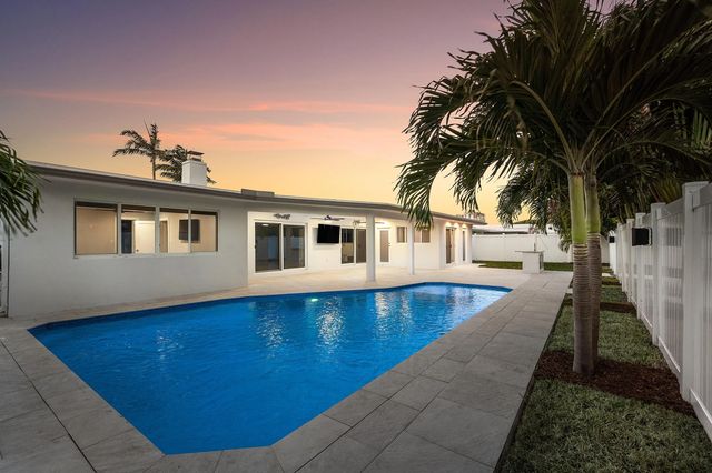 3 of 37 - 2846 Ne 35th Court, Lighthouse Point, FL