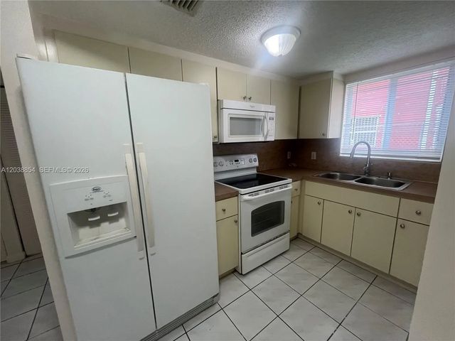 4 of 20 - 1419 Sw 22nd Avenue, Miami, FL