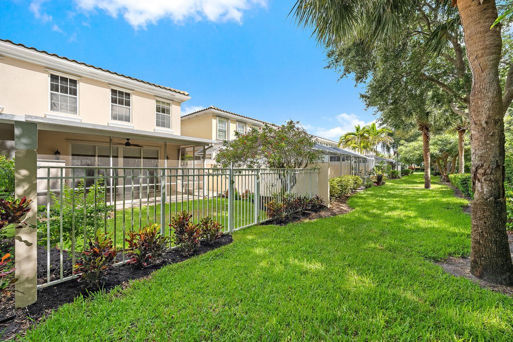 442 Capistrano Drive, Palm Beach Gardens