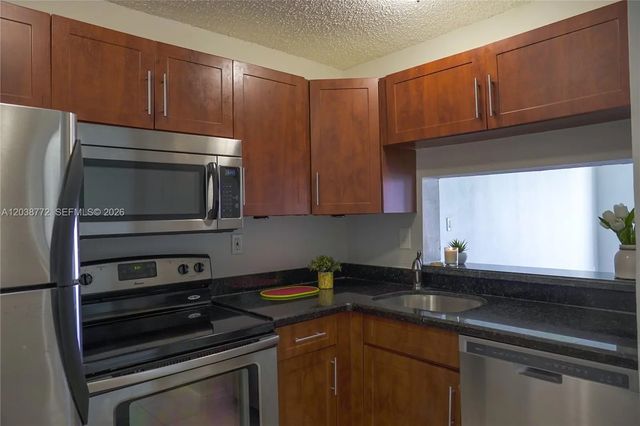 482 Nw 165th St Road #a504, Miami