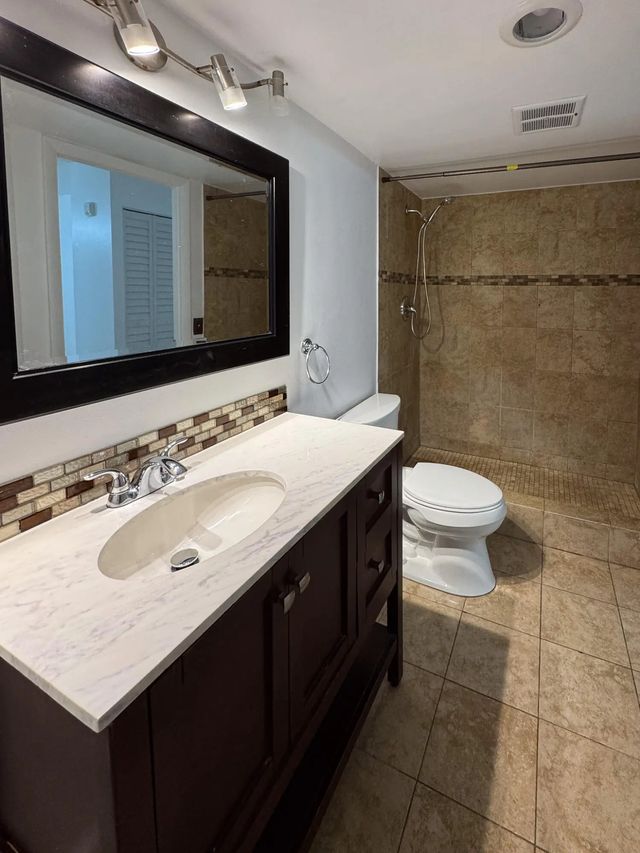 4 of 12 - 4166 Inverrary Drive #104, Lauderhill, FL