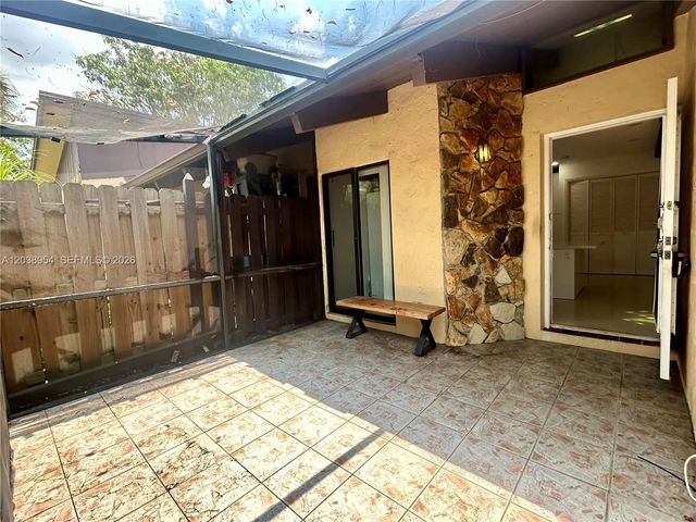 4 of 45 - 416 Briarwood Circle #2-24, Hollywood, FL