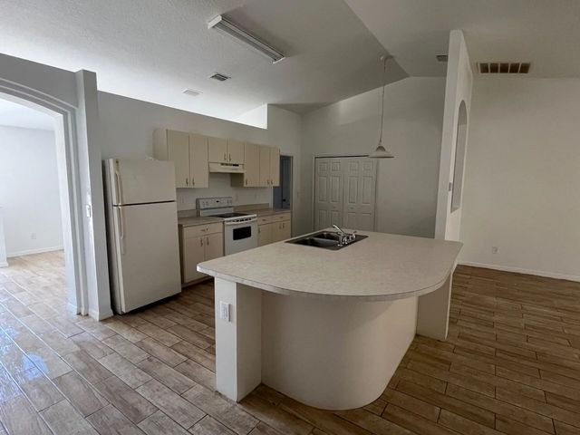 2 of 4 - 1271 Windingdale Street Se, Palm Bay, FL