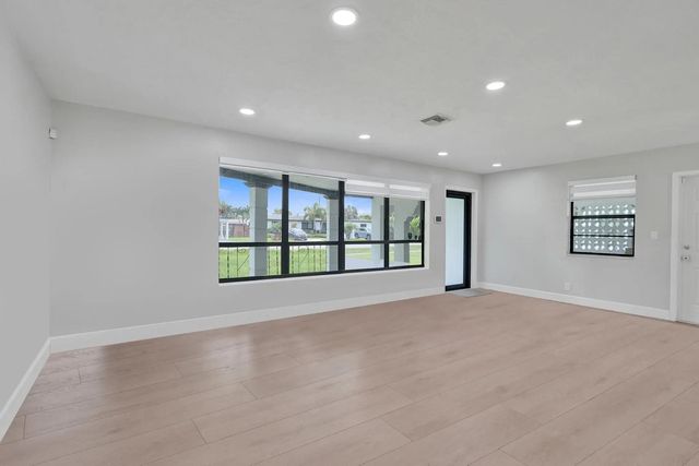 3 of 37 - 1054 Wyoming Avenue, Fort Lauderdale, FL