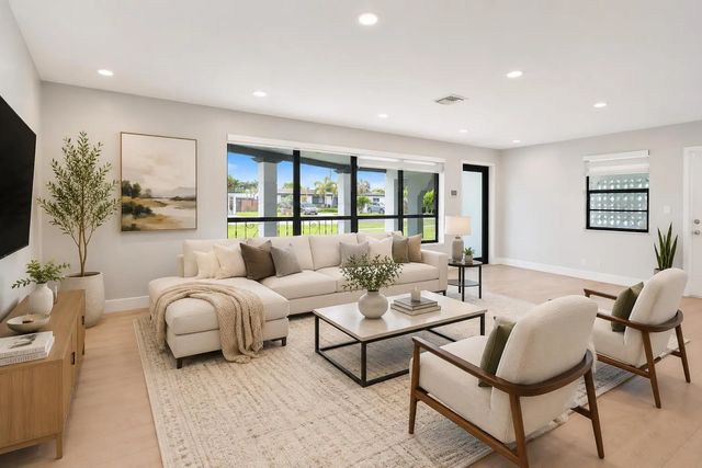 4 of 37 - 1054 Wyoming Avenue, Fort Lauderdale, FL