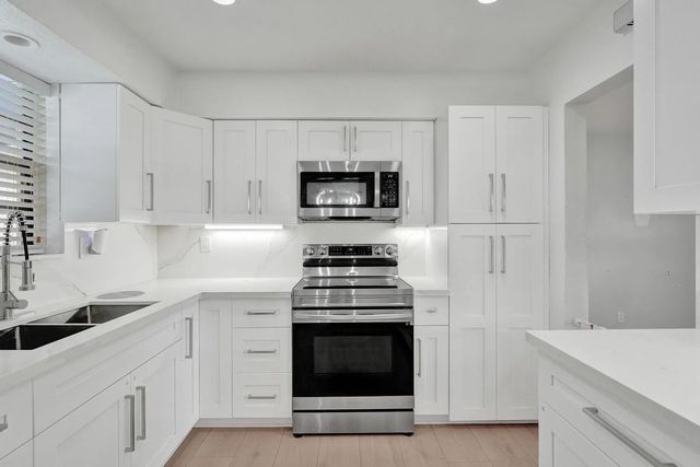 5 of 37 - 1054 Wyoming Avenue, Fort Lauderdale, FL