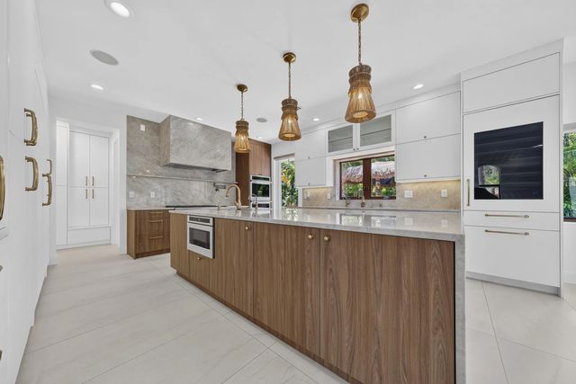 4 of 46 - 2719 Ne 19th Street, Fort Lauderdale, FL