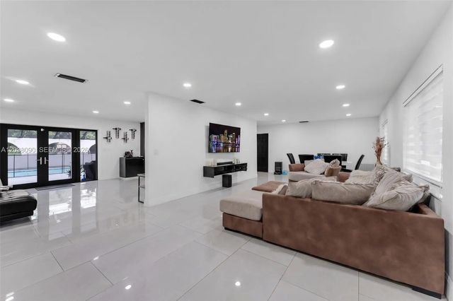 4 of 33 - 551 Sw 127th Avenue, Miami, FL