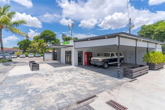 3 of 20 - 2729 Nw 56th Street, Miami, FL