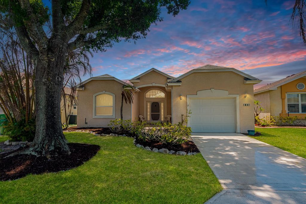 517 Nw Galatone Court, Port St. Lucie