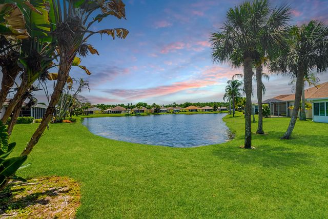 2 of 38 - 517 Nw Galatone Court, Port St. Lucie, FL