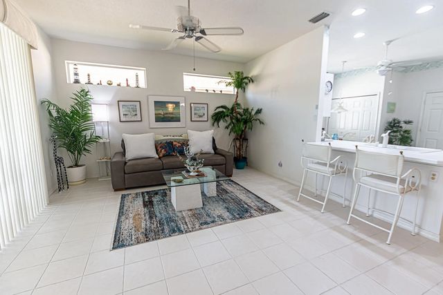 4 of 38 - 517 Nw Galatone Court, Port St. Lucie, FL
