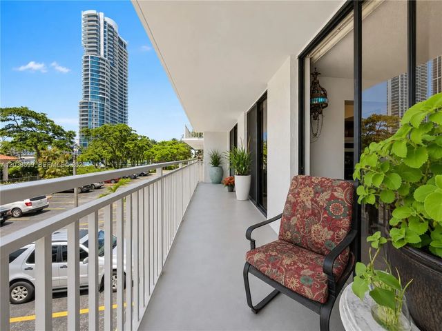 210 174th Street #m18, Sunny Isles Beach