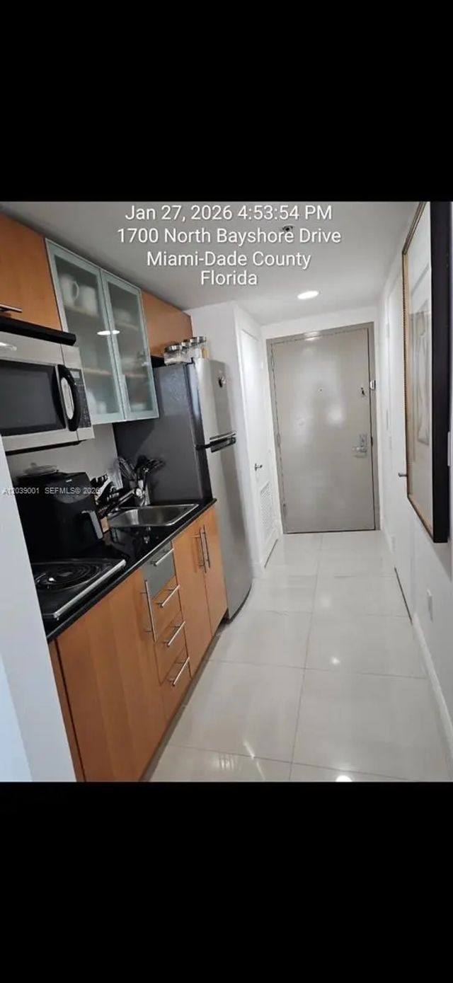 3 of 9 - 1750 N Bayshore Drive #3907, Miami, FL