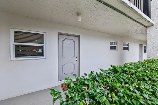 9420 Poinciana Place #108, Davie