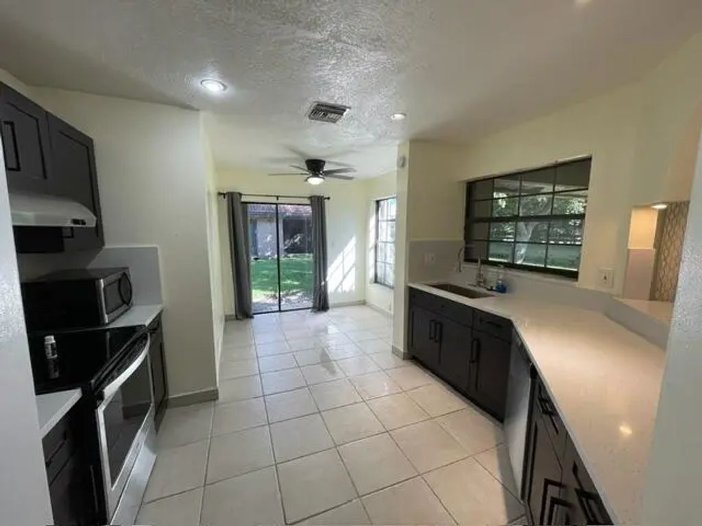 9321 W Sunrise Boulevard, Plantation