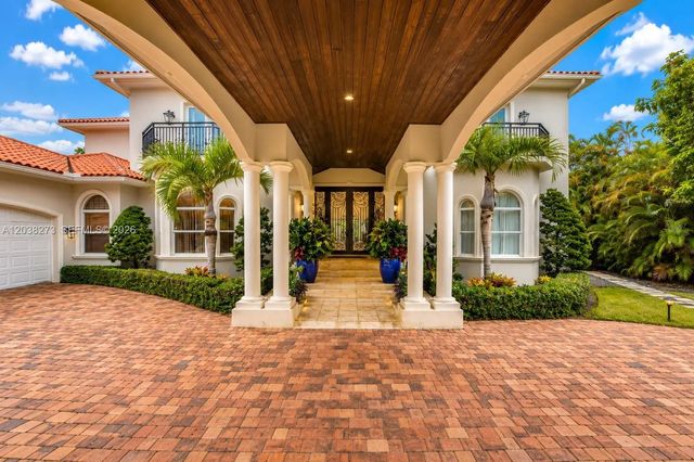4 of 48 - 11111 Sw 77th Avenue, Pinecrest, FL