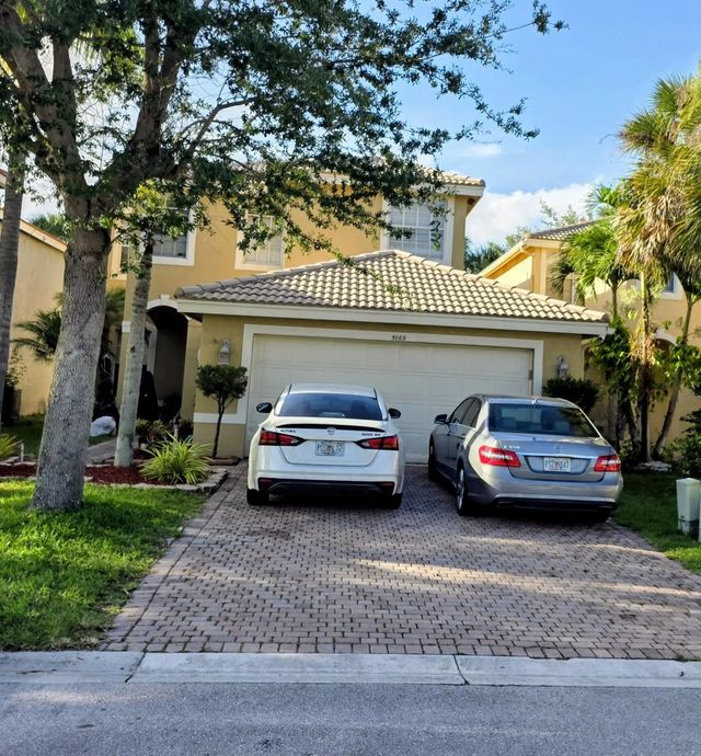 5069 Starblaze Drive, Greenacres
