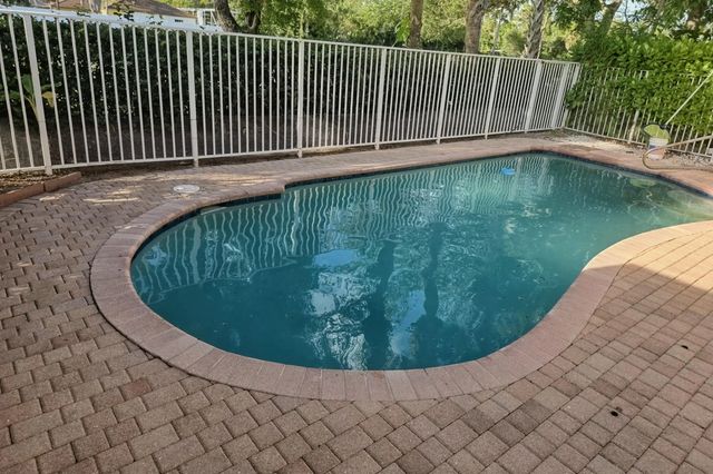 3 of 5 - 5069 Starblaze Drive, Greenacres, FL