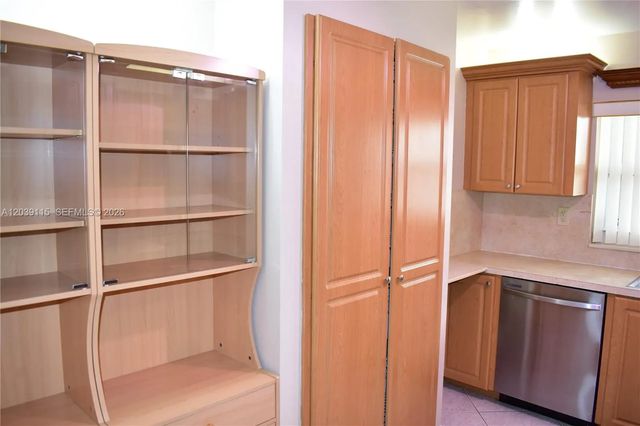 4 of 38 - 9300 Sunrise Lakes Boulevard #208, Sunrise, FL