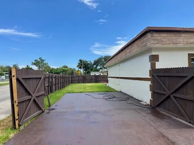 2 of 25 - 3930 Nw 207 St Road, Miami Gardens, FL