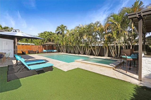 4 of 41 - 6751 Sw 13th Street, Miami, FL