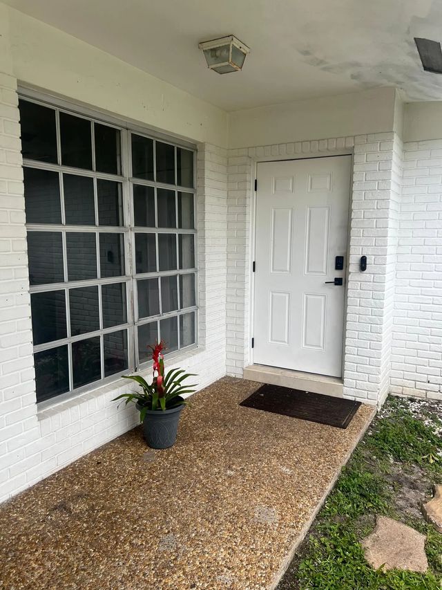 5 of 39 - 8586 Nw 23rd Manor #w, Coral Springs, FL