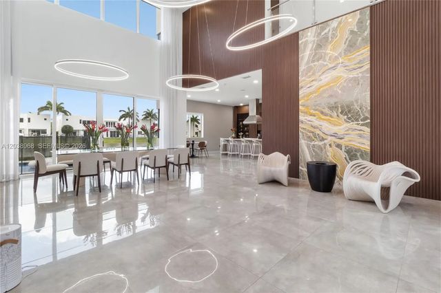 3 of 43 - 10261 Nw 74th Terrace, Doral, FL