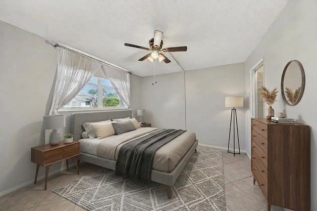 4 of 35 - 400 Se 10th Street #205, Deerfield Beach, FL