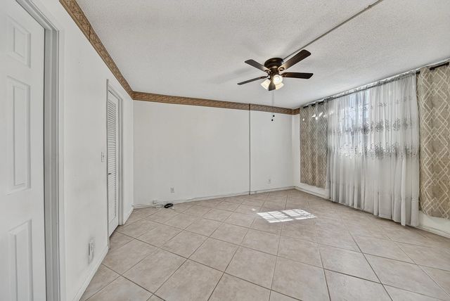 5 of 35 - 400 Se 10th Street #205, Deerfield Beach, FL