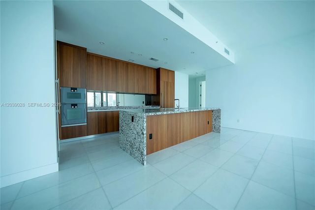 2 of 26 - 175 Se 25th Road #2704, Miami, FL