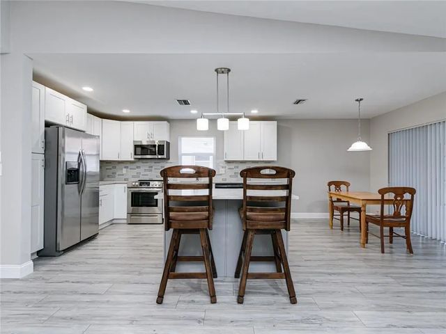 4 of 63 - 7000 Nw 107th Avenue, Tamarac, FL