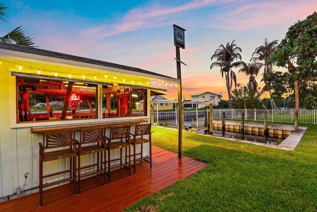 3 of 10 - 715 Sw Rustic Circle, Stuart, FL