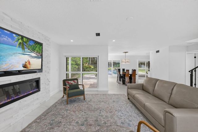 5 of 48 - 6188 Celadon Circle, Palm Beach Gardens, FL