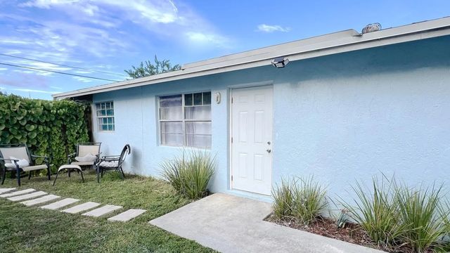 2 of 24 - 4915 Weymouth Street, Lake Worth, FL