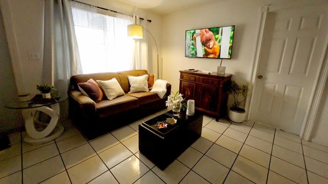 4 of 24 - 4915 Weymouth Street, Lake Worth, FL