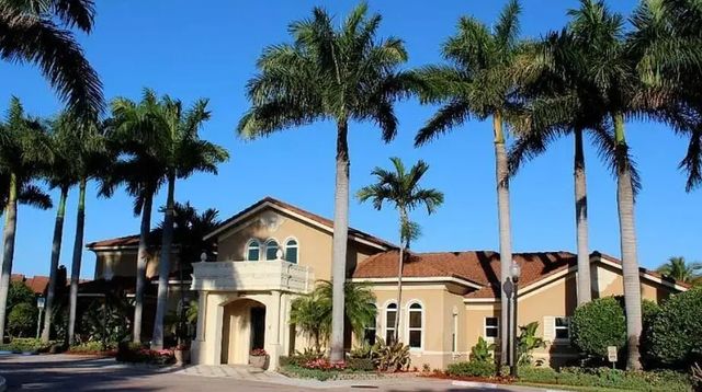 902 Villa Circle, Boynton Beach