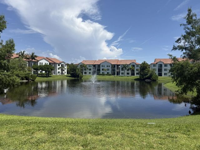2 of 19 - 902 Villa Circle, Boynton Beach, FL