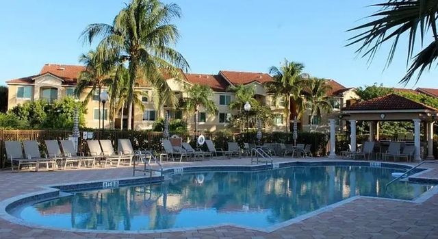 3 of 19 - 902 Villa Circle, Boynton Beach, FL