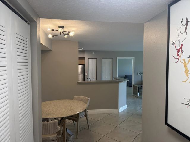 4 of 19 - 902 Villa Circle, Boynton Beach, FL